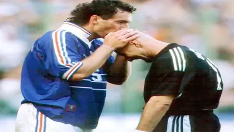 Hậu vệ trái hay nhất thế giới được ghi nhận như thế nào trong lịch sử？ Xem chi tiết!