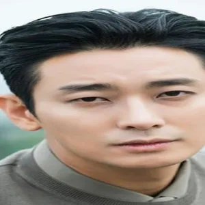 Kiểu tóc nam tuổi 40 nên chọn gì？ Chuyên gia chia sẻ kinh nghiệm!